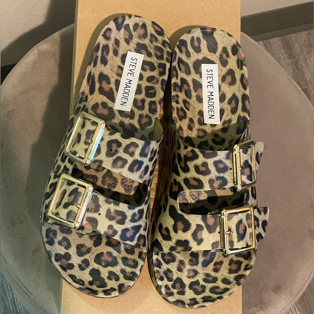 New!! Steve Madden Sandals